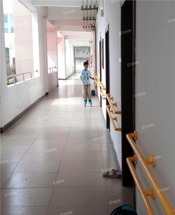 玉林特殊學校靠墻扶手3.jpg