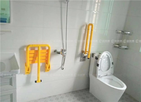 衛浴扶手.jpg