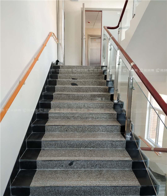 濰坊李家莊走道扶手.jpg 濰坊李家莊走道扶手.jpg