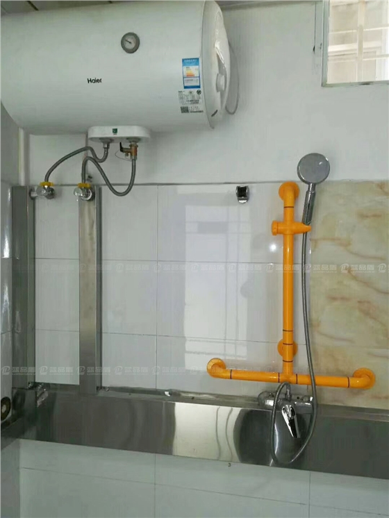 花灑夾扶手.jpg 花灑夾扶手.jpg