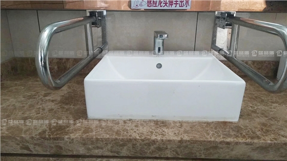 不銹鋼扶手.jpg 不銹鋼扶手.jpg