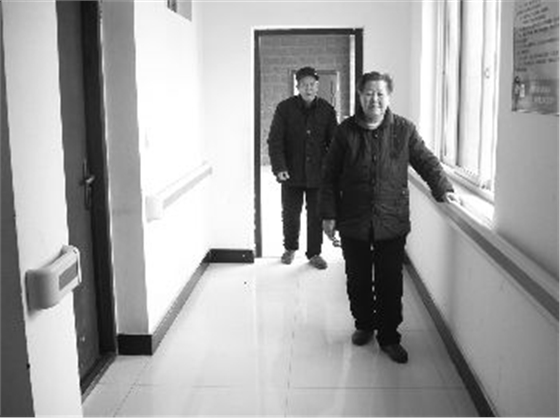 防撞扶手.jpg 防撞扶手.jpg