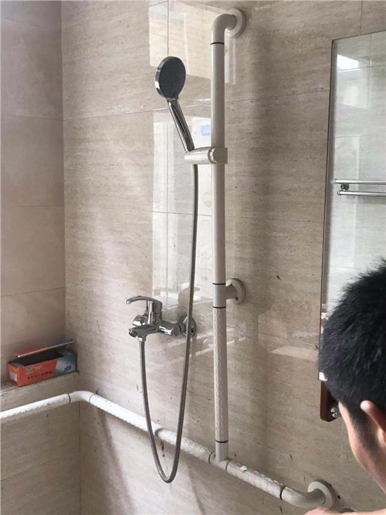 養老公寓衛生間扶手.jpg