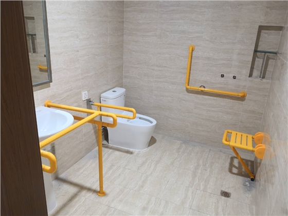 養老院老人坐便器無障礙扶手.jpg