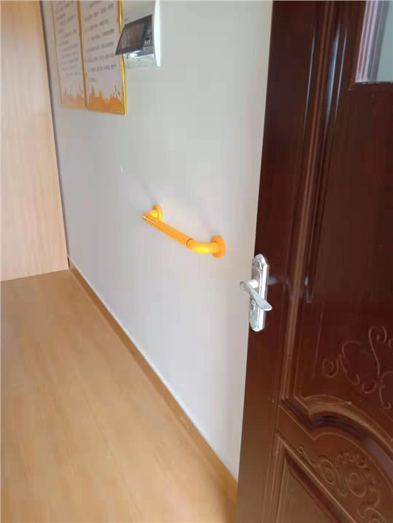 養老院無障礙扶手.jpg