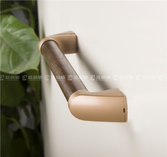 養老院走廊木質扶手