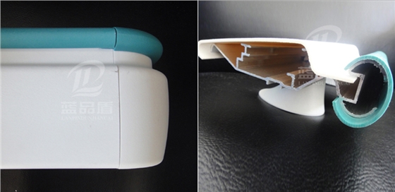 走廊內的扶手 走廊內的扶手