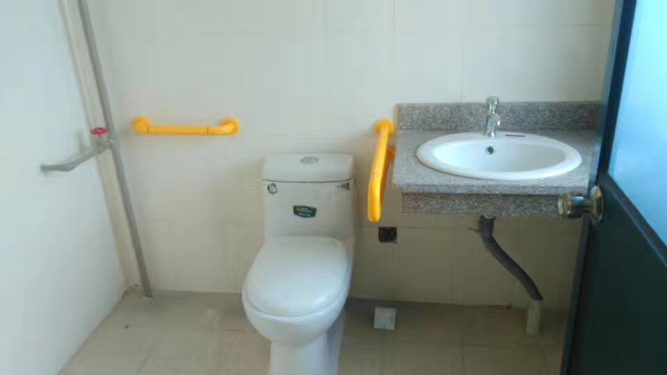 【安徽】瑯琊山深秀湖公廁改造工程--安裝無障礙扶手 【安徽】瑯琊山深秀湖公廁改造工程--安裝無障礙扶手