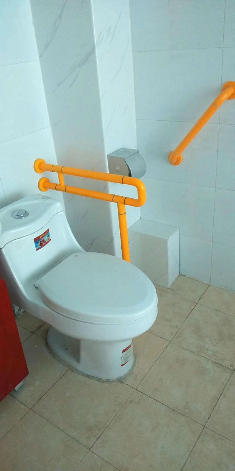 甘肅酒泉春光養(yǎng)老院里的衛(wèi)浴間很不錯(cuò)哦！