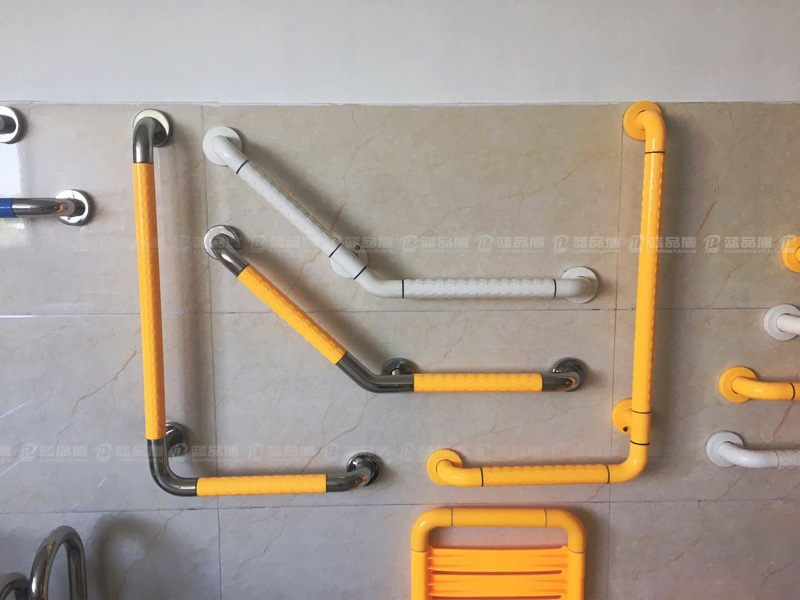 衛浴扶手.jpg