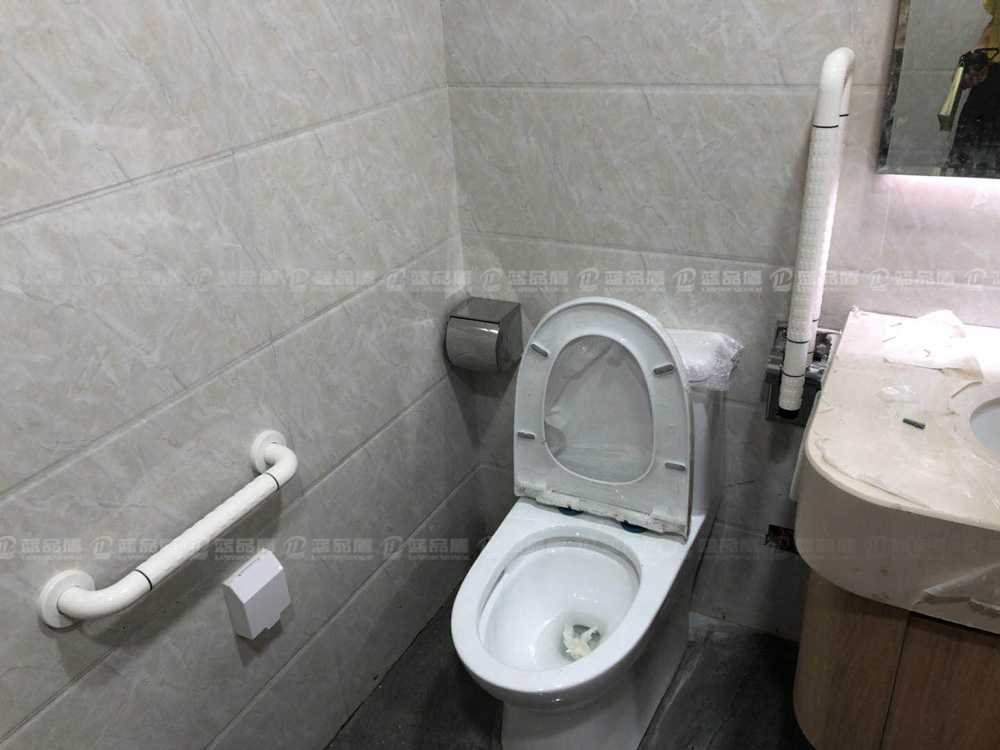 廣州458醫院3衛生間扶手.jpg 廣州458醫院3衛生間扶手.jpg