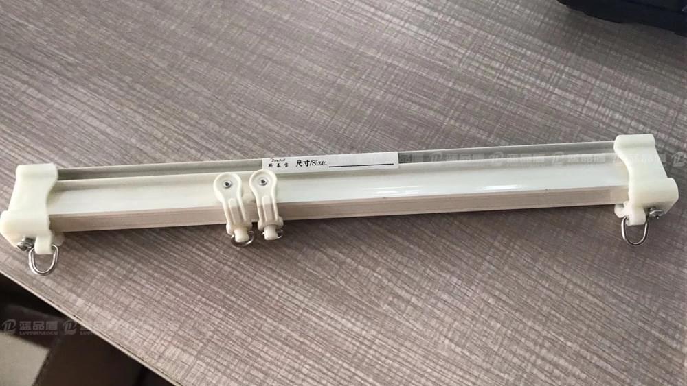 工字架隔簾軌道.jpg 工字架隔簾軌道.jpg