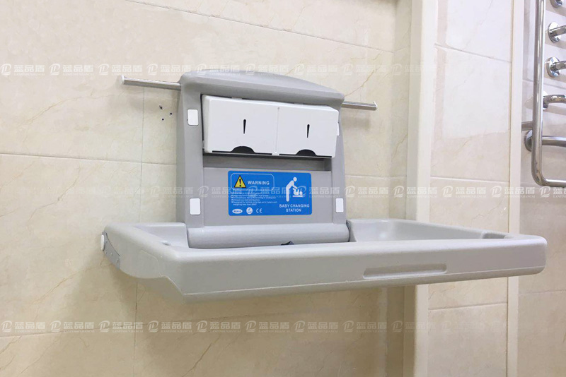 嬰兒護理臺112.jpg 嬰兒護理臺112.jpg