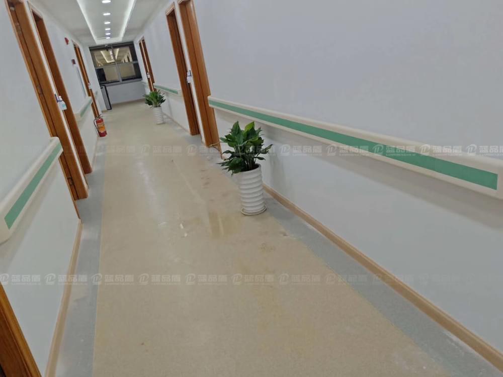 【廣西】南寧市橫縣人民醫院里的PVC扶手，這個顏色真的漂亮