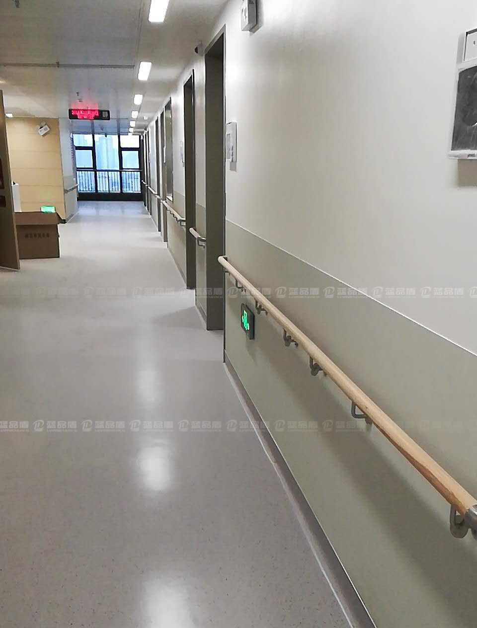 柳州市譚中路人民醫院防撞扶手、衛生間扶手現場圖