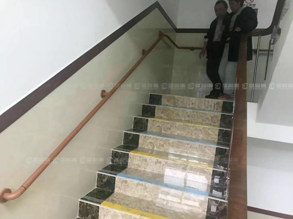 殘疾人通道扶手1.jpg 殘疾人通道扶手1.jpg