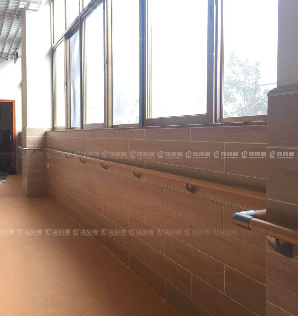 養老院走廊扶手.jpg 養老院走廊扶手.jpg