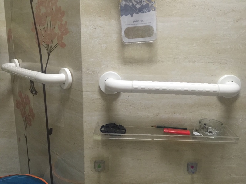 公共場所衛生間無障礙扶手.jpg 公共場所衛生間無障礙扶手.jpg