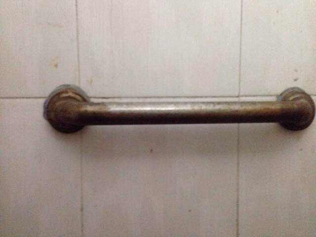 公共衛(wèi)生間扶手.jpg 公共衛(wèi)生間扶手.jpg