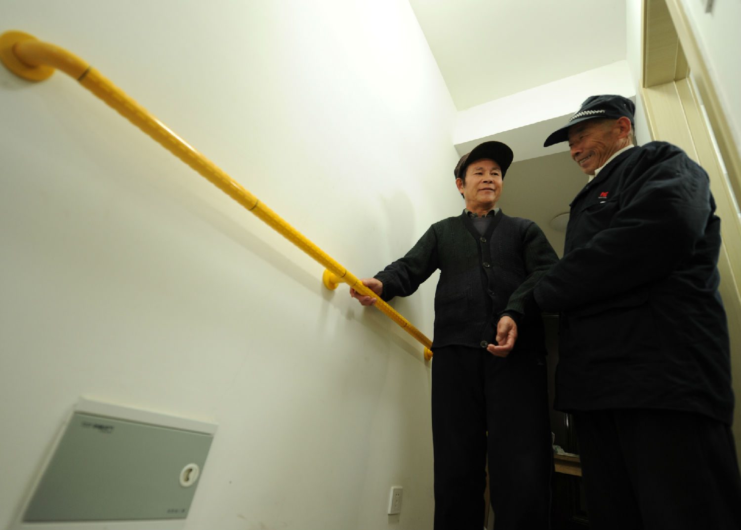 無障礙坡道扶手.jpg 無障礙坡道扶手.jpg