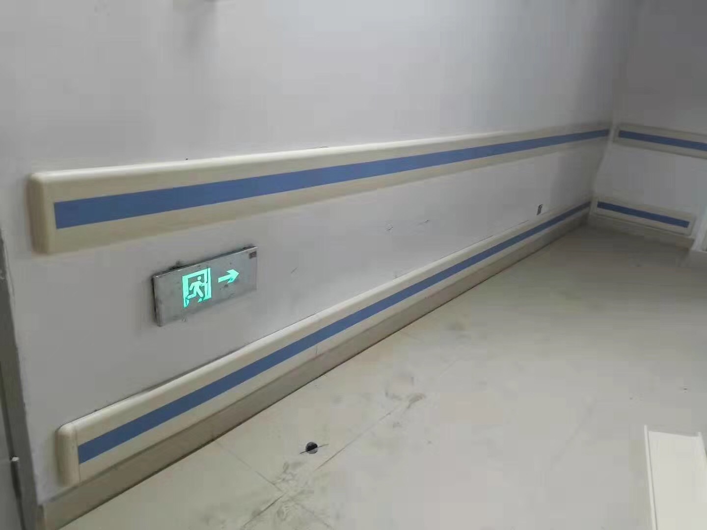 pvc防撞護(hù)墻板.jpg pvc防撞護(hù)墻板.jpg