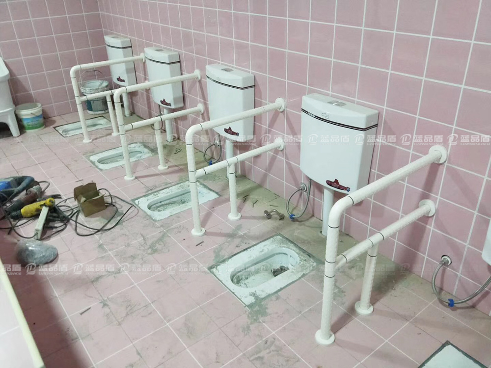 幼兒園衛生間扶手1.jpg 幼兒園衛生間扶手1.jpg