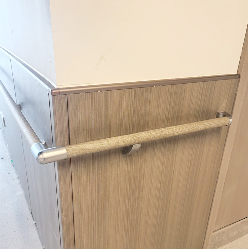 廣州祈福護老公寓扶手安裝-【藍品盾】工廠來助力