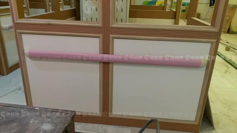 【香港養(yǎng)老院】粉色扶手，更添溫馨！