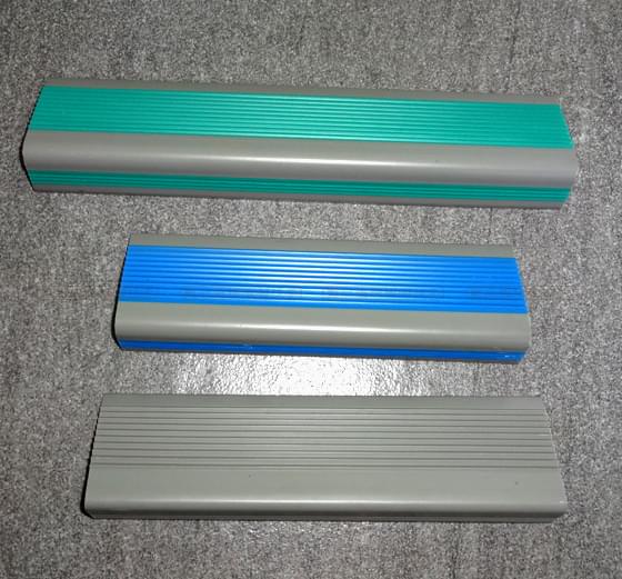 樓梯臺階軟橡膠耐磨防滑條 樓梯臺階軟橡膠耐磨防滑條